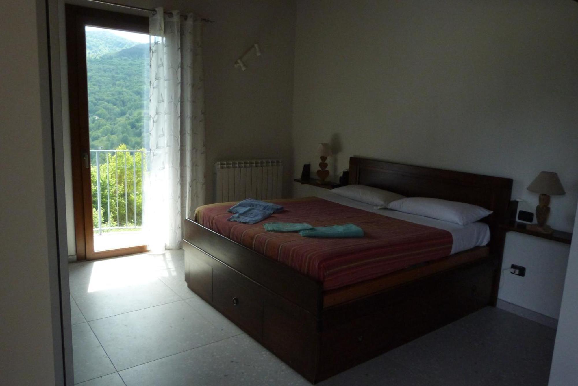 Bed and Breakfast Giardino Tra I Laghi Сан-Феделе-Интельви Экстерьер фото