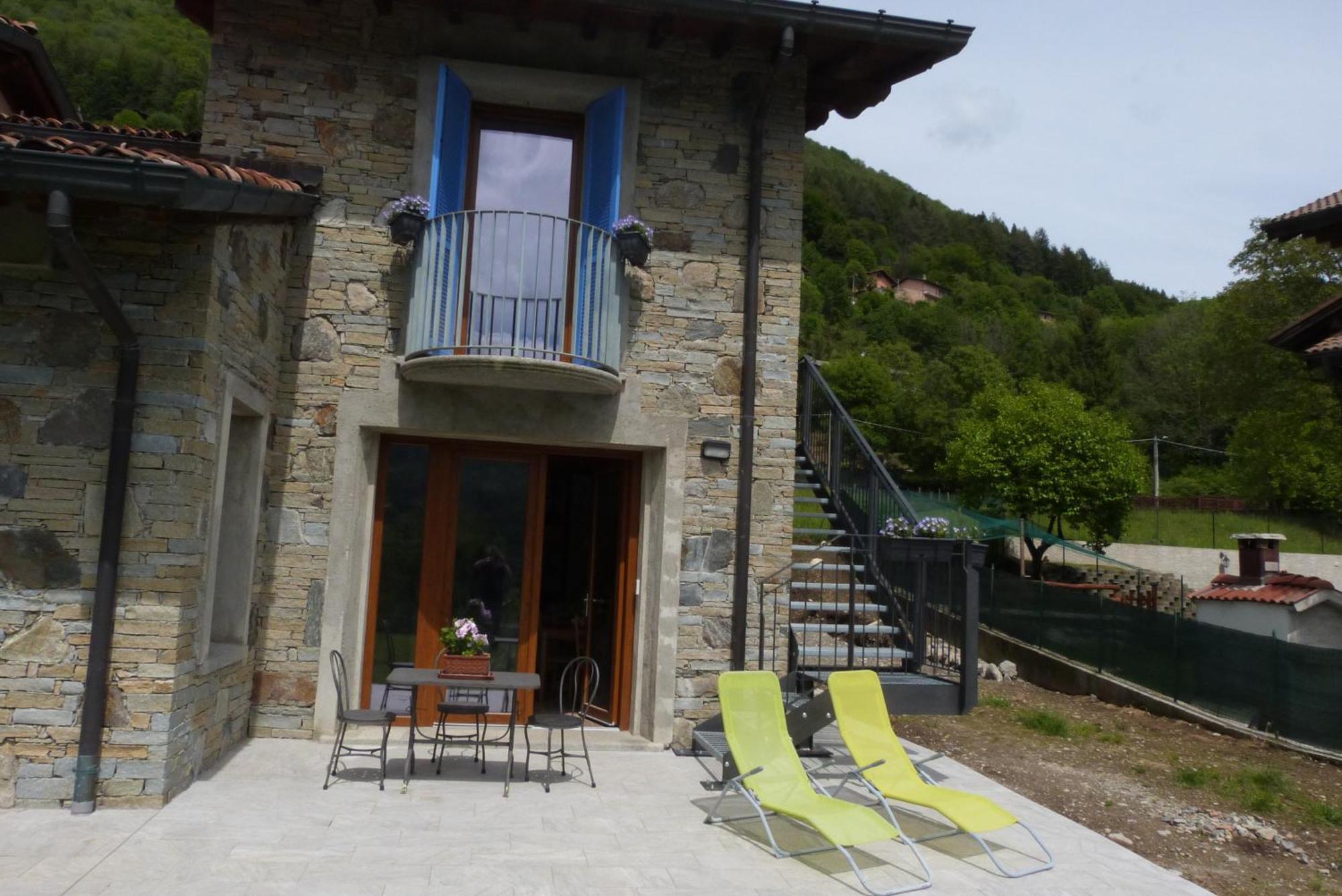 Bed and Breakfast Giardino Tra I Laghi Сан-Феделе-Интельви Экстерьер фото